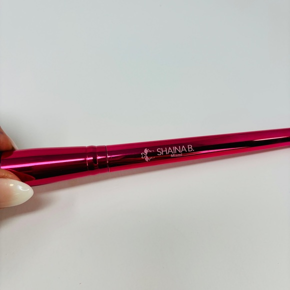NWOT SHAINA B Miami Setting Powder Makeup Brush | Hot Pink Metallic - Picture 3 of 5